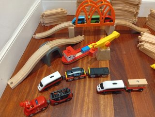 Juego de trenes de madera