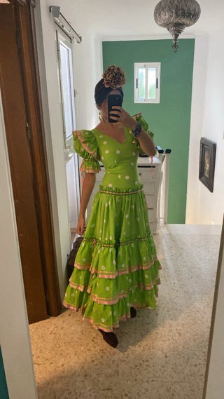Traje de flamenca verde con lunares
