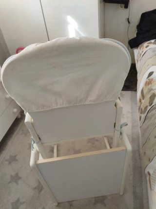 Trona de madera para bebé