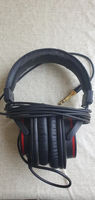 Auriculares de STUDIO SCARLETT