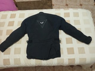 Conjunto moto chaqueta y pantalón