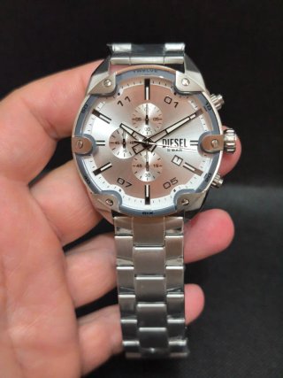 Reloj Diesel Spiked DZ4677 Cronógrafo Plateado