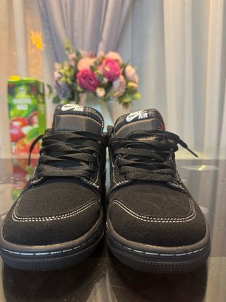 Travis Scott x Jordan 1 Low Negro