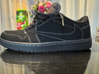 Travis Scott x Jordan 1 Low Negro
