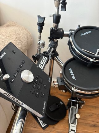 Batería Electrónica Alesis Command Mesh Kit