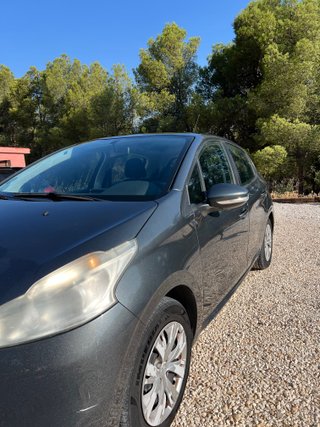 Peugeot 208 2014