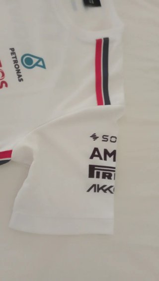 Camiseta Oficial Mercedes-AMG Escudería