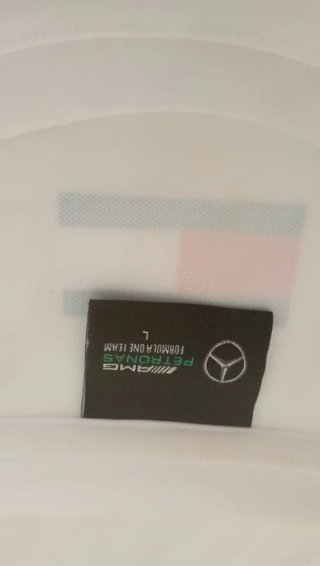 Camiseta Oficial Mercedes-AMG Escudería