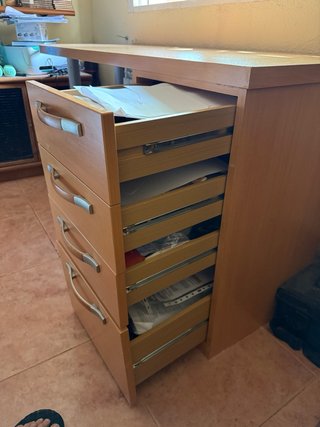 Escritorio madera con cajoneras