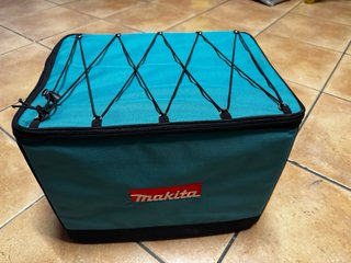 FRESADORA MAKITA CON ACCESORIOS. SIN ESTRENAR