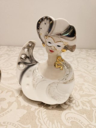 Figuras Davor porcelana Dorada y Plateada