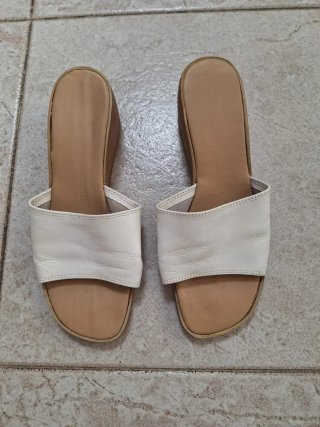 Sandalias cuña blancas