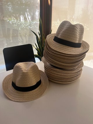 Lote di 25 cappelli di paglia
