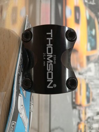 Potencia Thomson 25.4 mm Negra