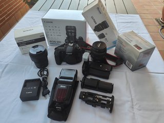 Lote Cámara Canon EOS 60D + Accesorios