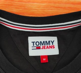 Camiseta Tommy Jeans Negra Talla M