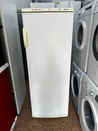 Congelador vertical Candy blanco