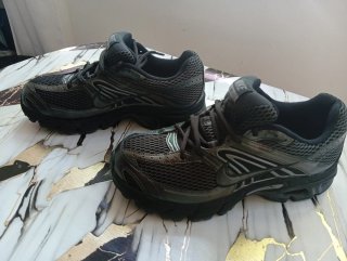 Zapatillas Nike Moto 2K Negras/Gris
