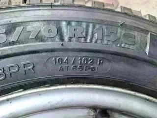 Ford Transit Gemela - Rueda de Repuesto