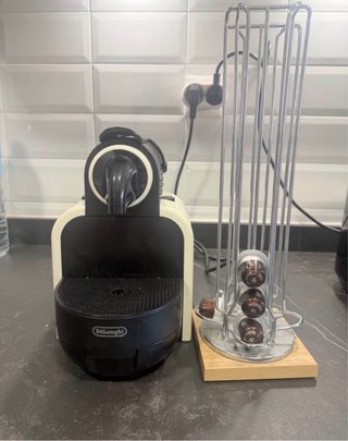 Cafetera DeLonghi Cápsulas y freidora cecotec