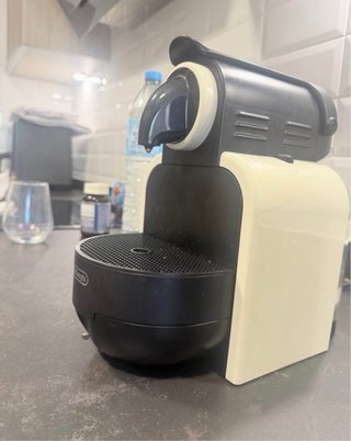 Cafetera DeLonghi Cápsulas y freidora cecotec