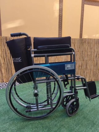 Silla de ruedas Mobiclinic plegable