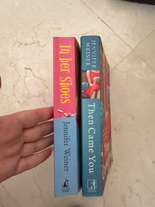 Lote 2 libros en Ingles Autora Jennifer Weiner.