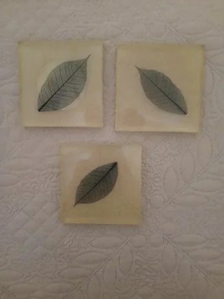 Conjunto de 3 bases para copos com folha