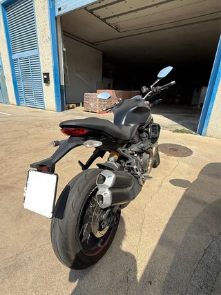 Ducati Monster 821 Negra