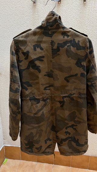 Chaqueta militar tipo parka Bershka Mujer Talla S
