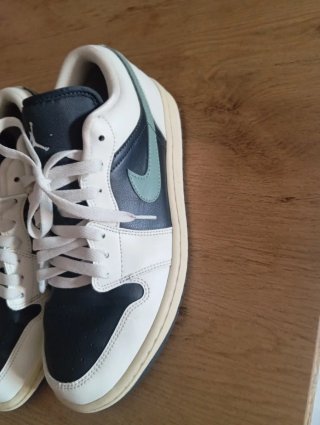 Air Jordan 1 Low Jade