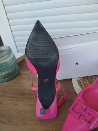 Salón destalonado Zara piel fucsia T.39