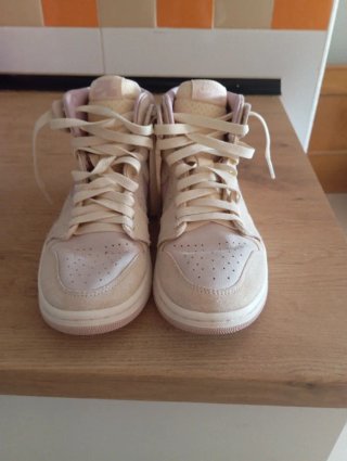 Jordan Beige y Rosa