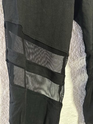 Mallas negras con transparencias