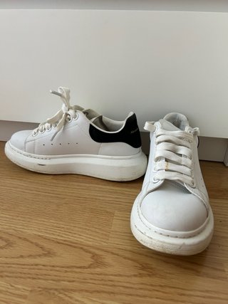 Sneakers Alexander McQueen Bianche e Nere