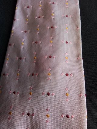 Corbata Adolfo Domínguez Rosa,  de seda Italiana