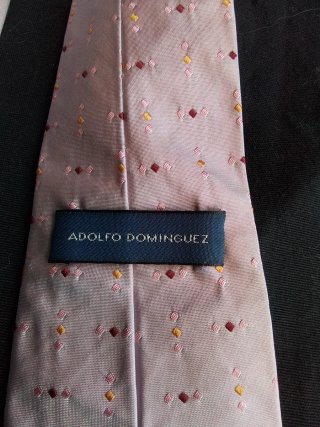 Corbata Adolfo Domínguez Rosa,  de seda Italiana