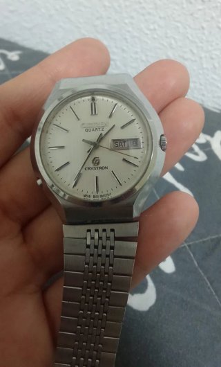 Citizen Crystron Cuarzo Plata y Blanco