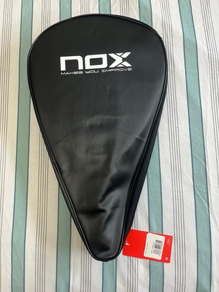 Pala de pádel NOX AT10 Genius 18K 2026