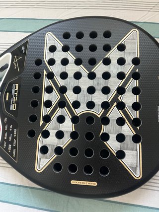 Pala de pádel NOX AT10 Genius 18K 2026