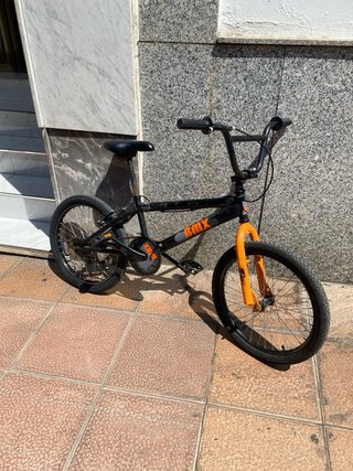 Bicicleta BMX negra