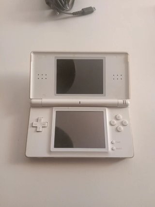 Nintendo DS Lite Bianca + Caricatore + Gioco