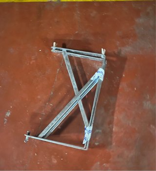 Soportes en L metálicos