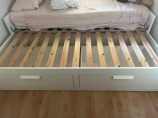 Estructura de cama individual con cajones