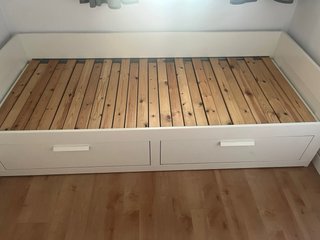 Estructura de cama individual con cajones