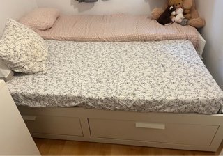 Estructura de cama individual con cajones