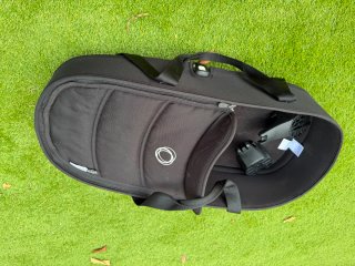 Bugaboo Bee negro y rojo + cuco