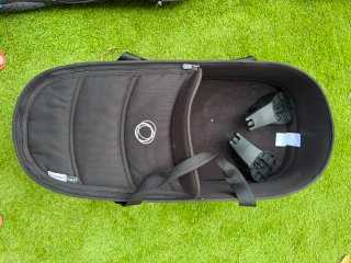 Bugaboo Bee negro y rojo + cuco
