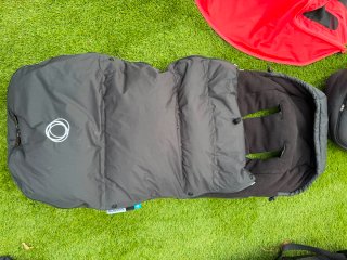 Bugaboo Bee negro y rojo + cuco