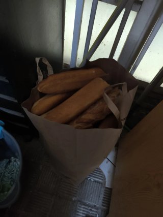 Bolsas de pan duro.